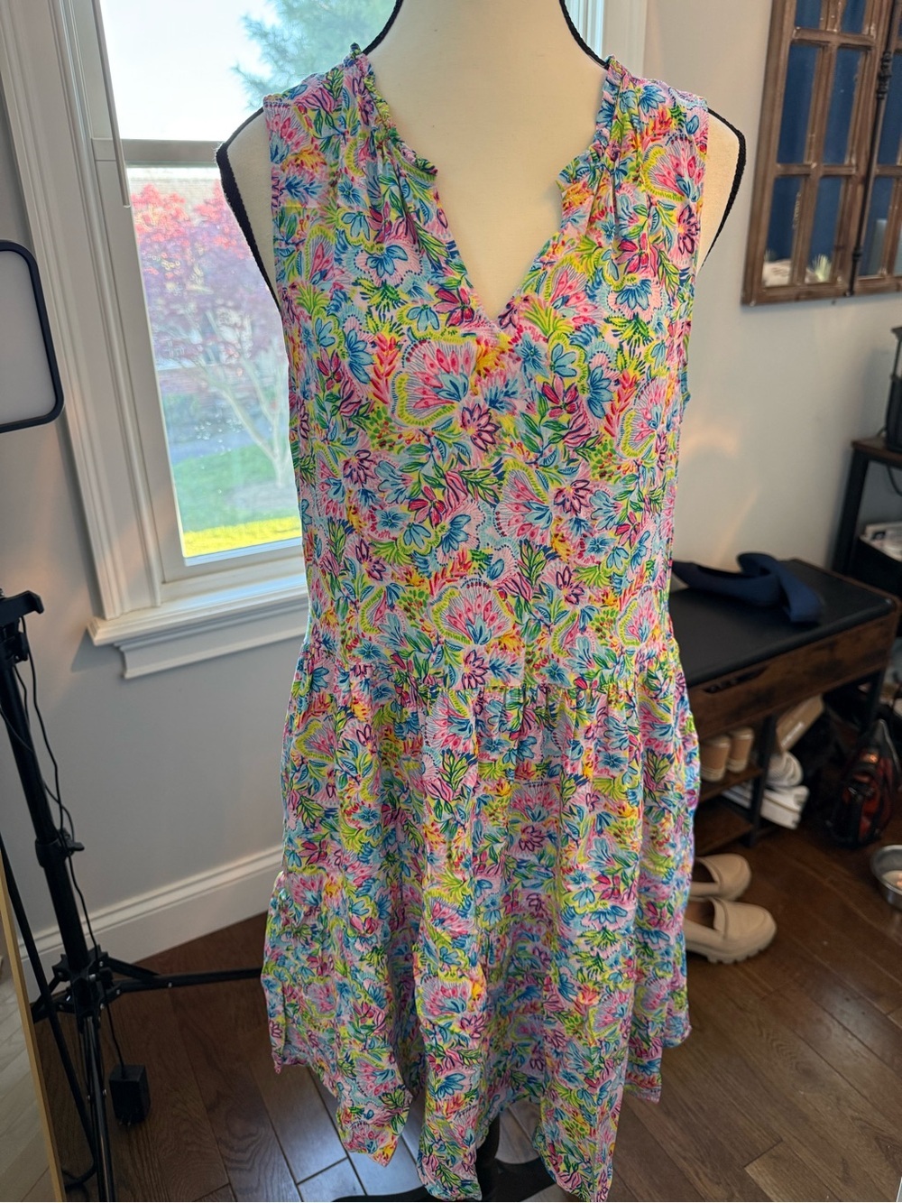 Stella Parker Sleeveless Floral V-Neck Summer Dress - Multi color Size Medium